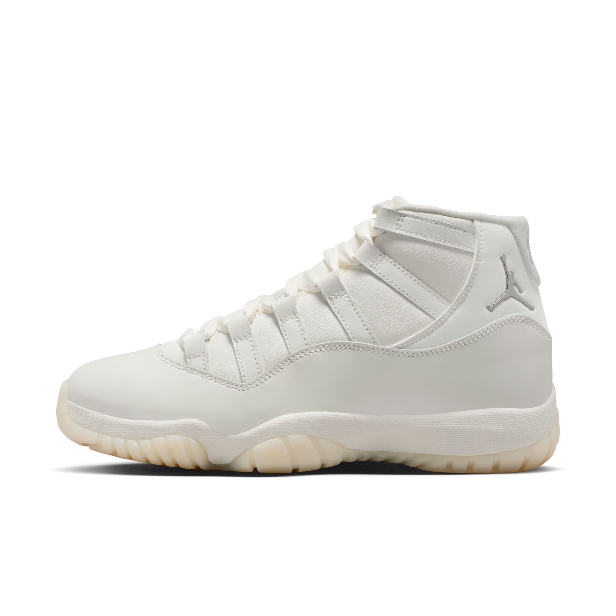 AR0715-110 - WMNS AIR JORDAN 11 RETRO