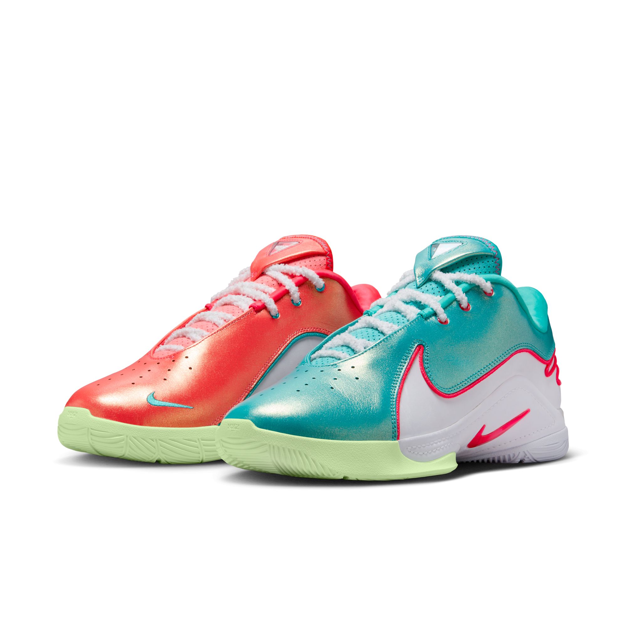 HV5147-600 - LEBRON XXII XMAS EP